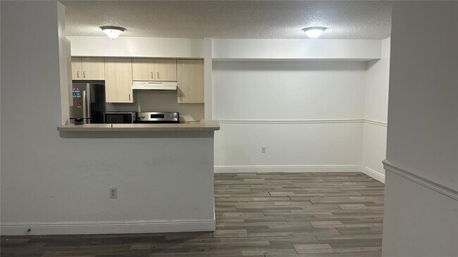 Building Photo - 620 SW 111th Ave