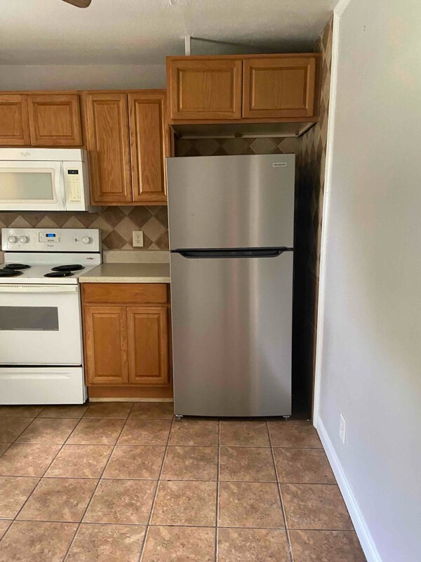 Building Photo - 2447 Burns St