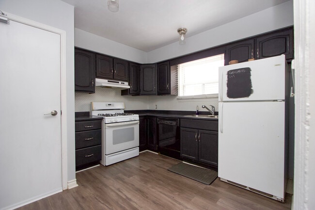 Building Photo - 307 Vimy Ave