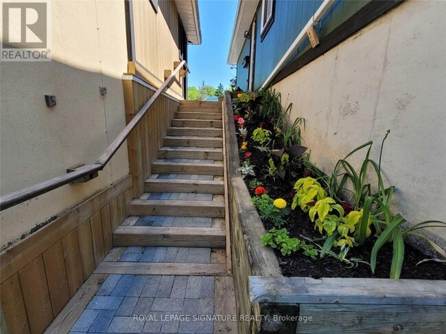Photo du bâtiment - 726 Grandview Dr