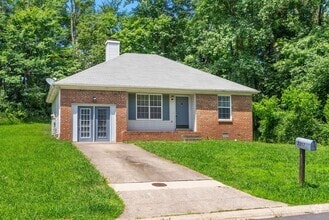 Building Photo - 2207 Ladd Dr