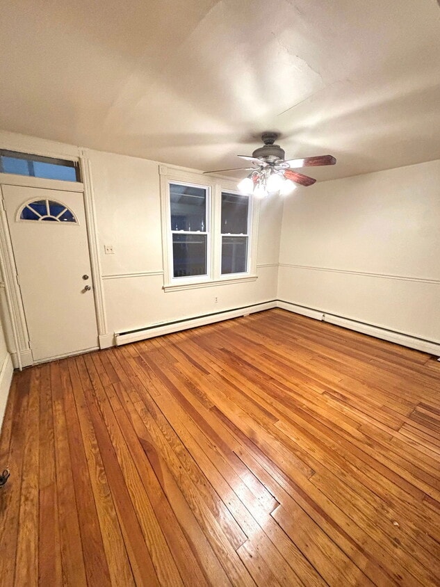 Primary Photo - 1008 Marshall Ave