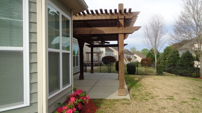 Foto del edificio - Welcome home to Cureton!