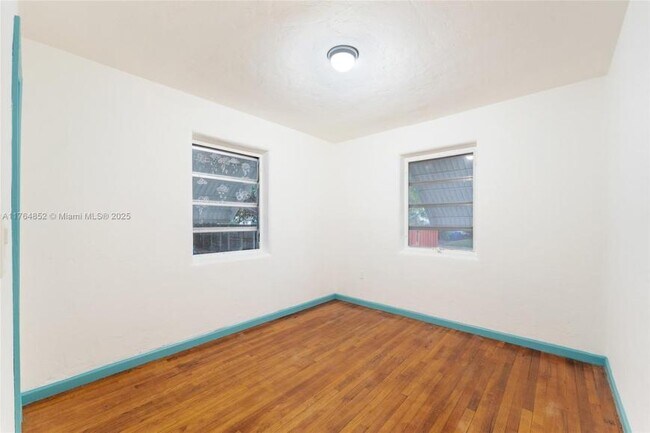 Building Photo - 3 bedroom in Miami FL 33127