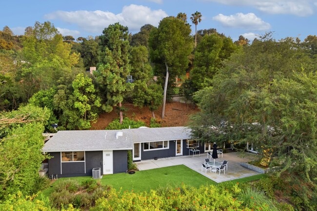 Building Photo - 3231 Oakley Dr