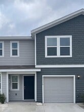 Building Photo - 8226 SW 67th Ave