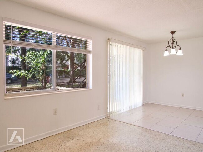 Foto del edificio - 1121 Eastin Ave