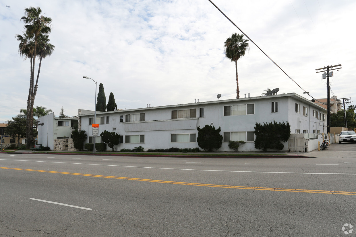 Primary Photo - 9800 National Blvd