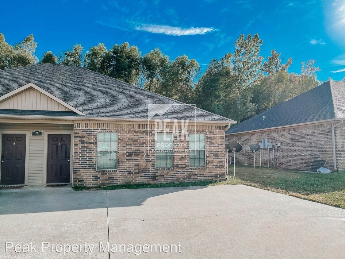 Primary Photo - 3 br, 2 bath House - 21 Private Road 13261...