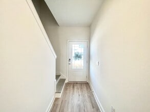 Building Photo - 22 Redbird Lp