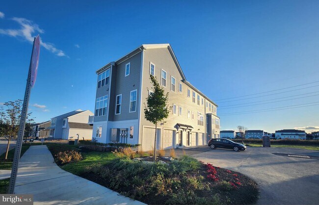 Building Photo - 1311 Chandle Ct
