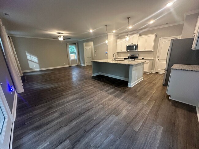 Foto del edificio - 809 Shadowlawn Dr