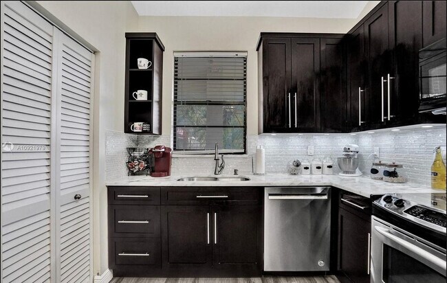 Foto del edificio - 7300 NW 1st St