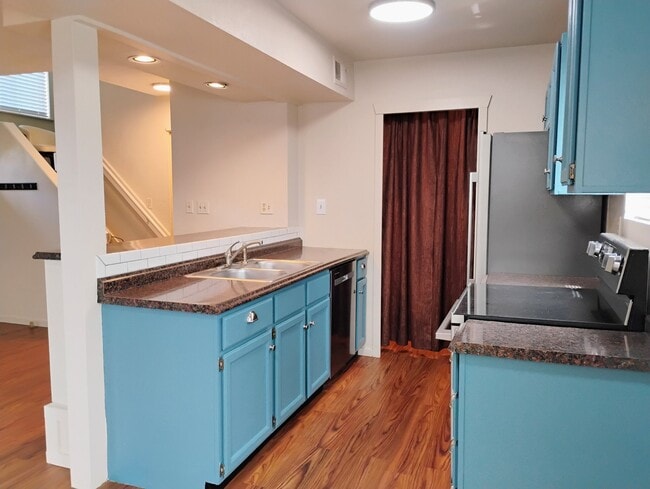 Photo - 1579 Hooker St Townhome