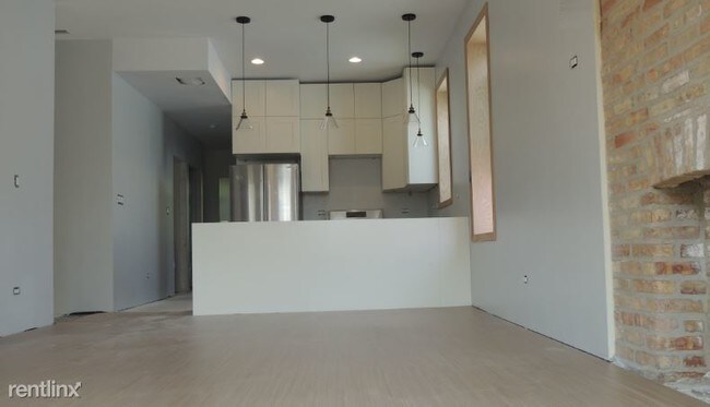 Building Photo - 3428 W Belden Ave
