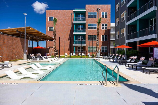 Building Photo - The Janis