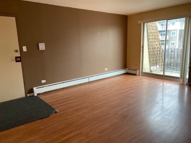 Foto del edificio - 238 Shorewood Dr