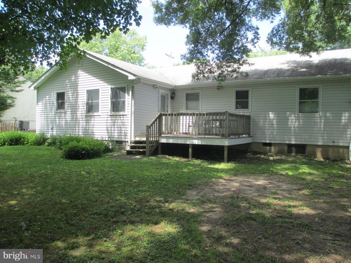 Primary Photo - 115 School Rd