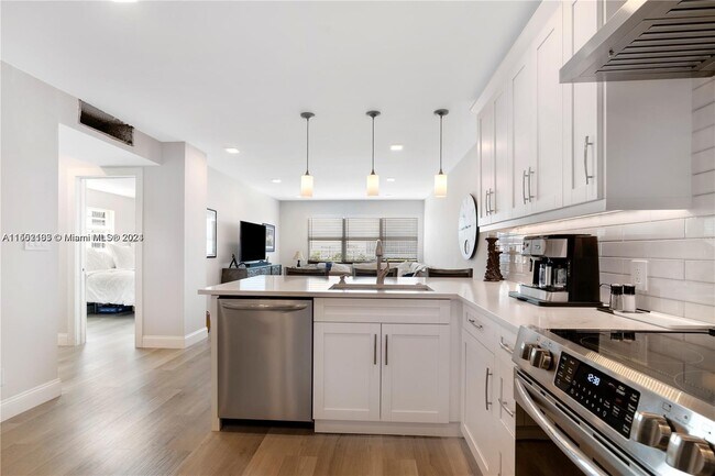 Foto del edificio - 2555 NE 11th St