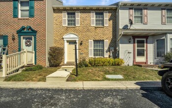 Building Photo - 653 Park Ridge Dr