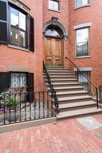 Building Photo - 152 W Canton St
