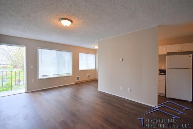 Building Photo - 708 NE 99th Ave