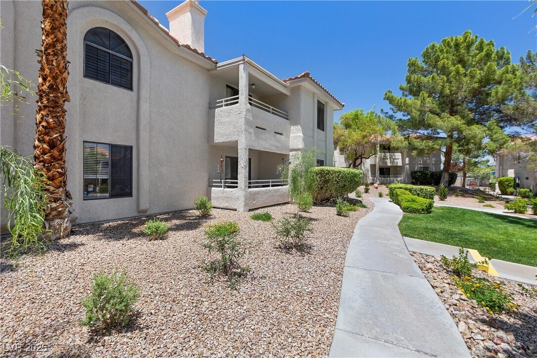 Primary Photo - 2623 S Durango Dr