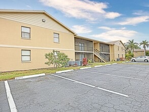 Building Photo - 5311 Summerlin Rd