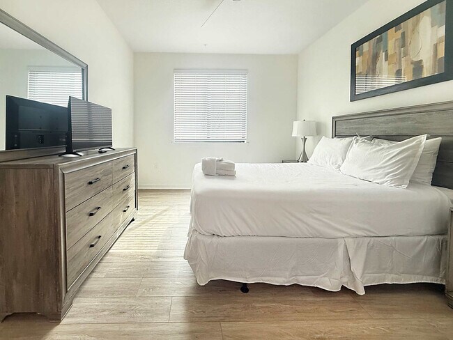 Foto del edificio - 5460 122nd Cir E