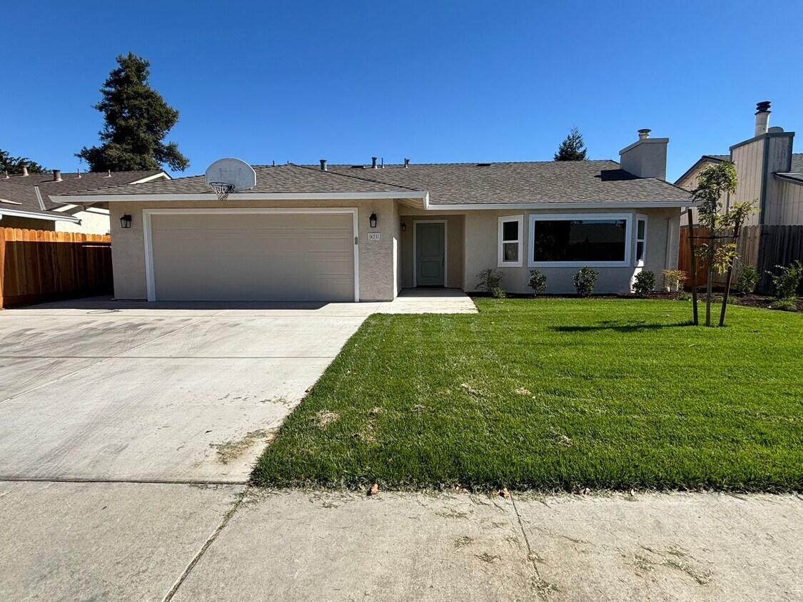 Foto principal - 3 Bedroom, 2 Bathroom Family Home