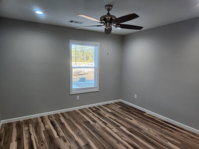 Building Photo - 124 Haymaker Pl