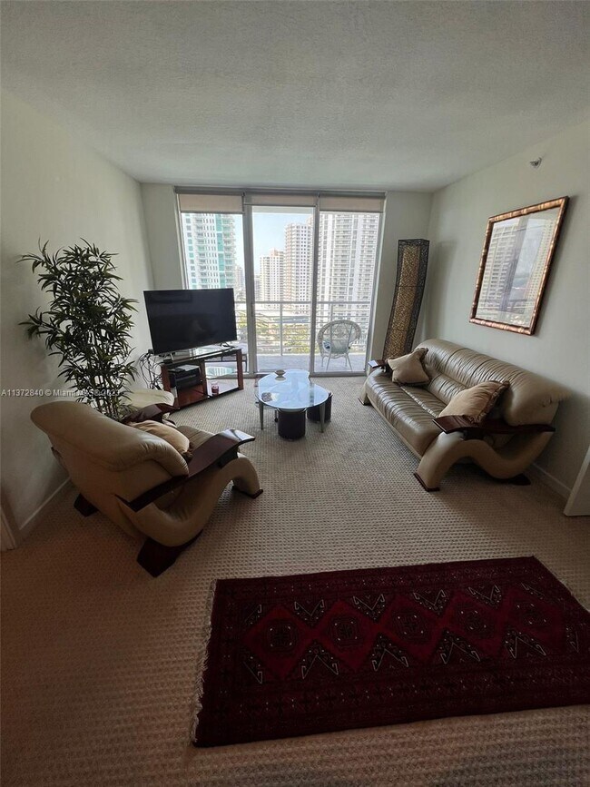 Foto del edificio - 325 S Biscayne Blvd