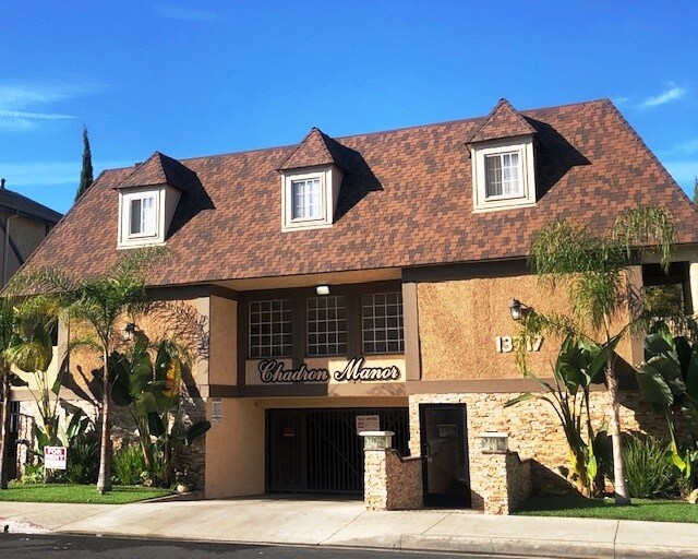 13717 Chadron Ave, Hawthorne, CA 90250 Apartments