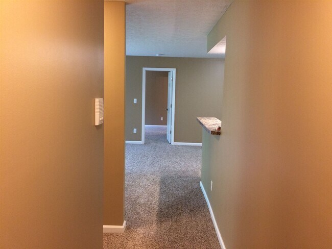 Building Photo - 33 Rio Grande Cir