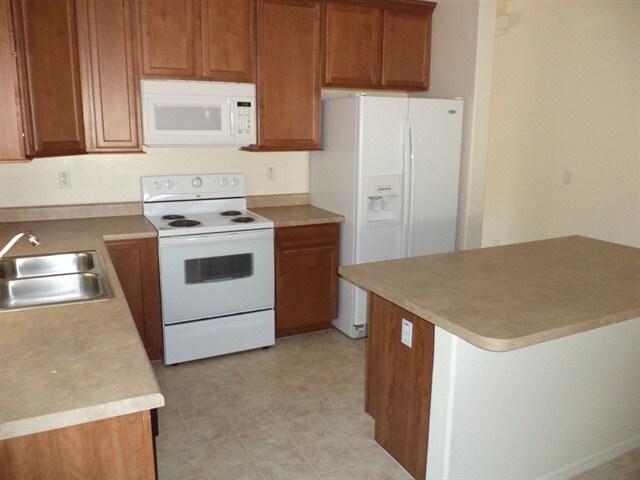Foto del edificio - 23976 W Grove St