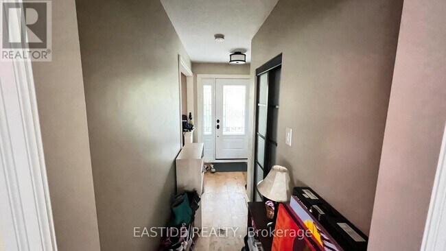 Building Photo - 153 Simpson Rd