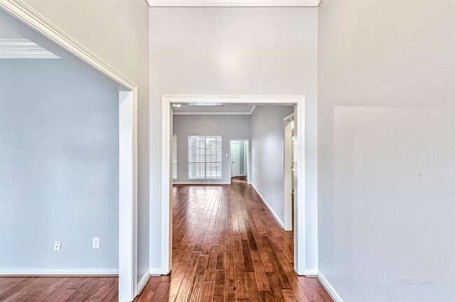 Building Photo - 2227 Garden Terrace Dr