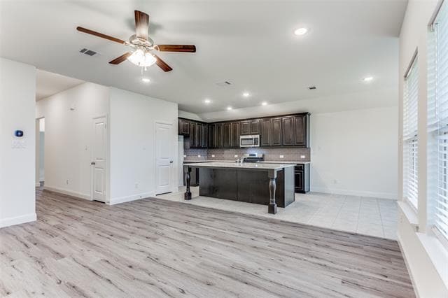 Building Photo - 1412 Quail Crk Dr
