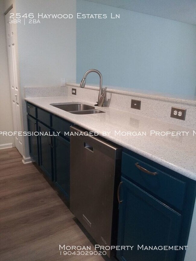 Foto del edificio - 2546 Haywood Estates Ln