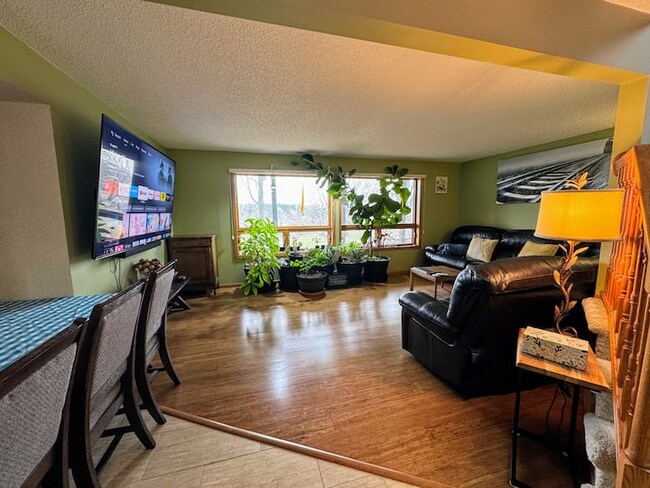 Foto del edificio - 13918 Riverview Dr NW