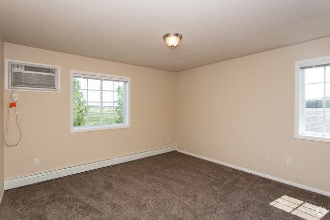 Interior Photo - Jefferson Creek