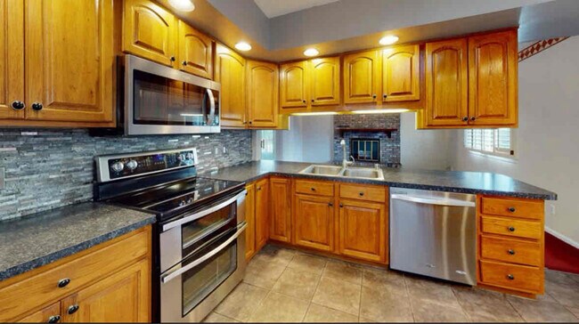 Foto del edificio - 484 Cromwell Way