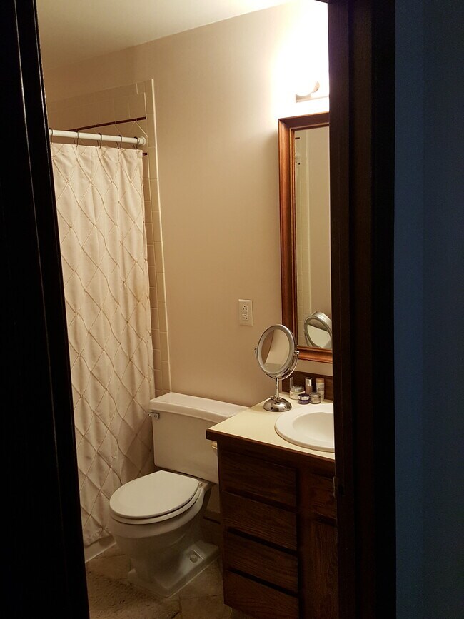 Foto del edificio - 7601 W 101st St