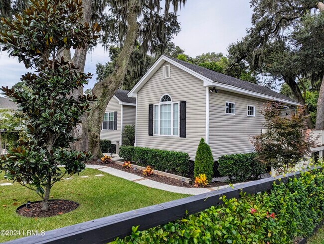 Foto del edificio - 504 Meritta Ave