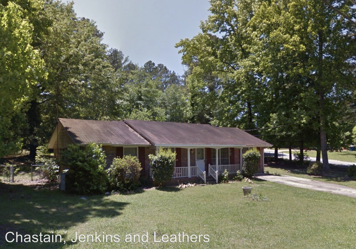 Primary Photo - 3 br, 1.5 bath House - 495 Camelot Dr.