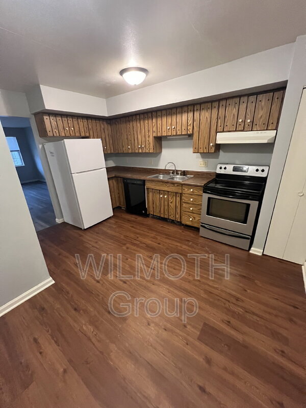 Foto del edificio - 1325 Millerwood Dr