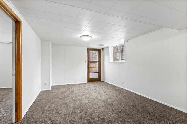 Building Photo - 1360 Murphy's Ln