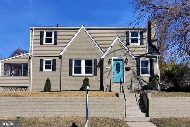 Building Photo - 1202 Parker Ave
