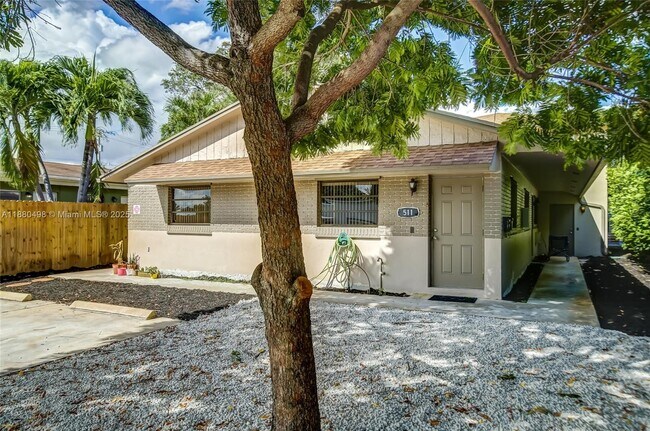 Foto del edificio - 511 SW 15th St