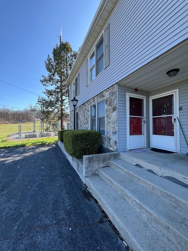 New 2 BR First Floor Condo in Wernersville, PA Available in June - New 2 BR First Floor Condo in Wernersville, PA Available in June